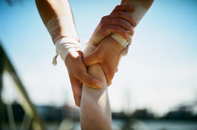 Angelique & Tinka © Ezra Weill <span></span>